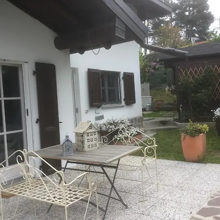 فندق مبيت وإفطار Il Colle Fiorito أوليجو كاستيلّو